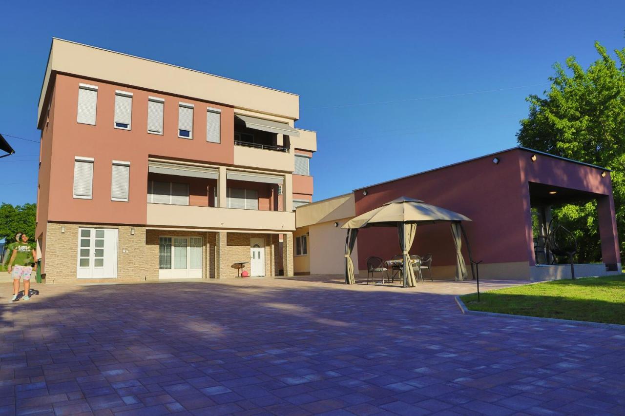 Apartment Vila Tara Бихач Экстерьер фото